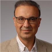 Erfahrener Ingenieur, der Mathe Unterrichten kann